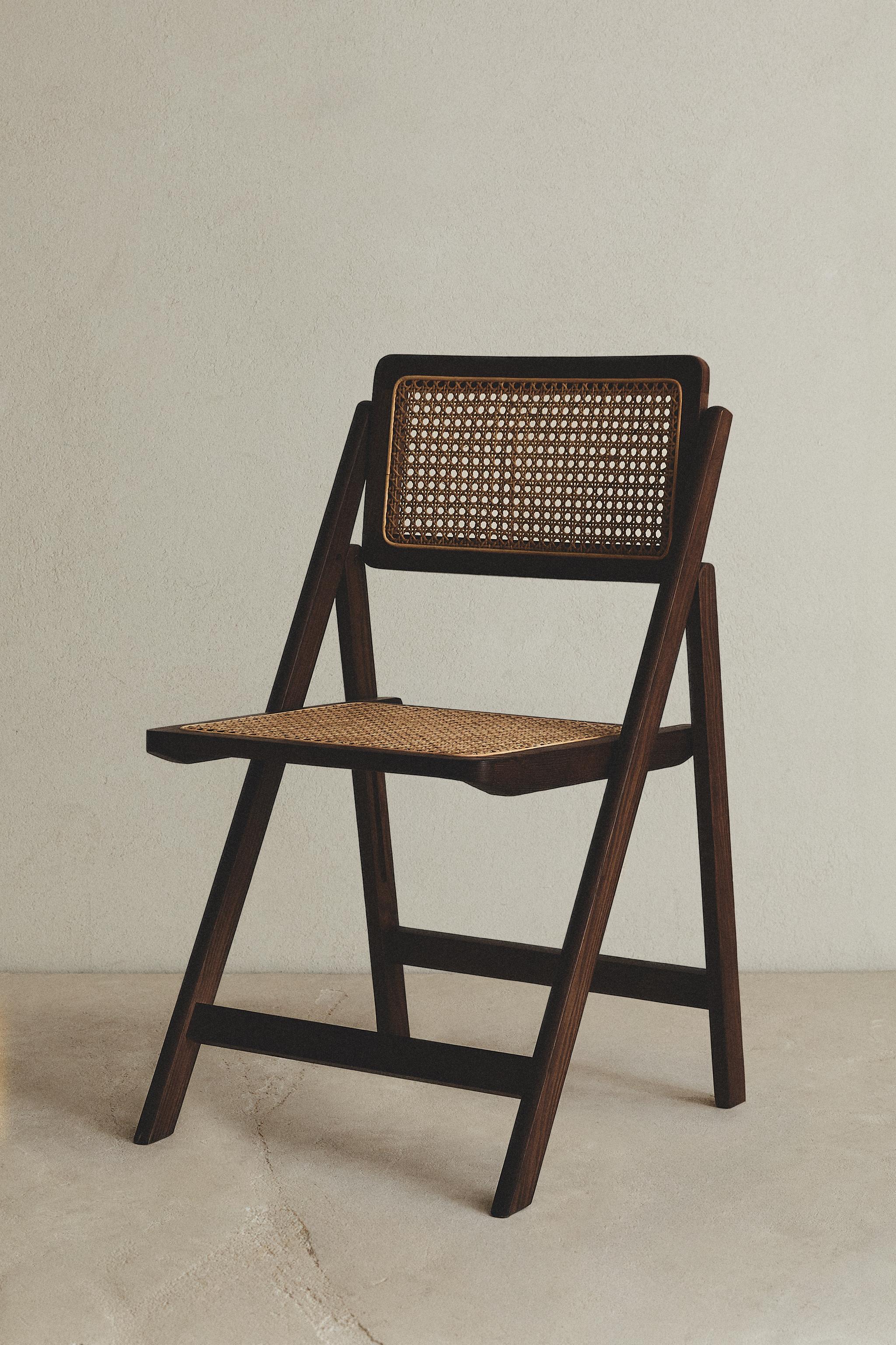RATTAN AND WOOD FOLDING CHAIR